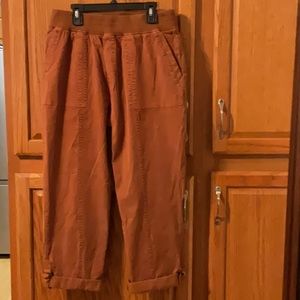 Soft surroundings, ladies, Capri pants, size petite, medium